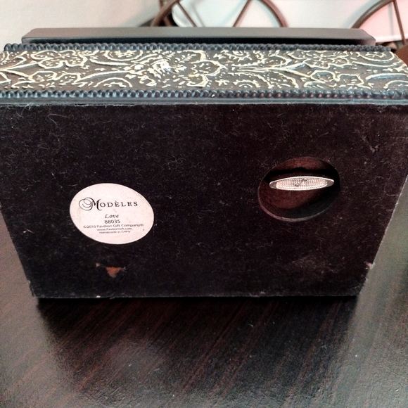 Music Box storage - Picture 3 of 8